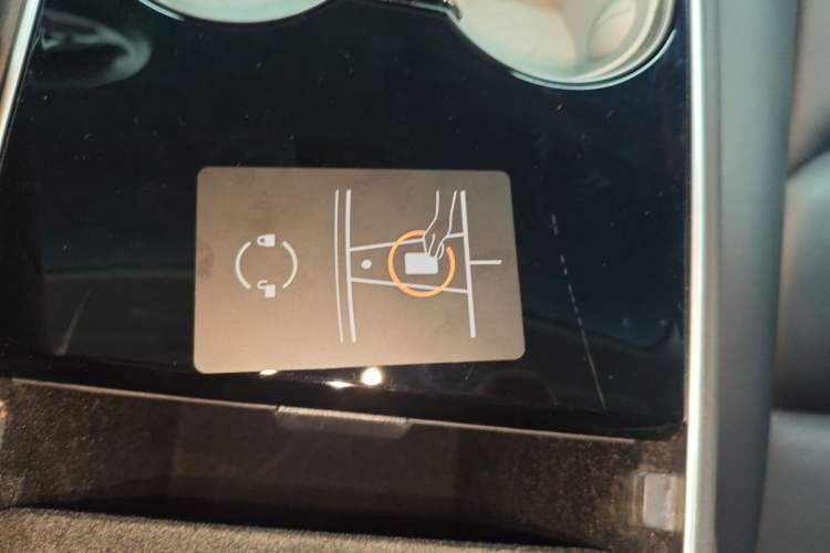 Used Tesla Model 3 2019 Long-Range All-Wheel-Drive Version Interior 1