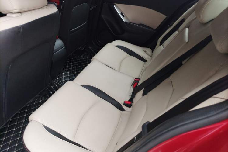 Used Mazda 3 Axela 2014 Sedan 2.0L Automatic Flagship Model