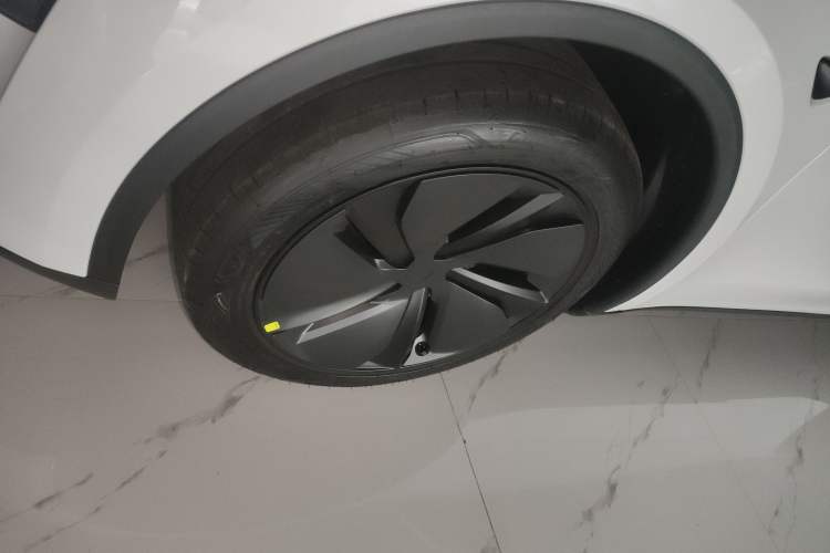 Used Tesla Model Y 2026 Rear-Drive Model Exterior 2