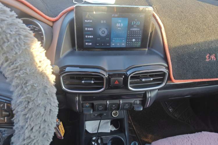 Used Dongfeng Aeolus AX4 2017 1.6L DCT Trendy Style Audio And AC Panel