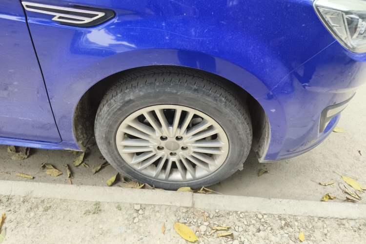 Used Lifan Auto Xuanlang 2017 1.8L Manual Comfort Model Right Front Wheel Hub