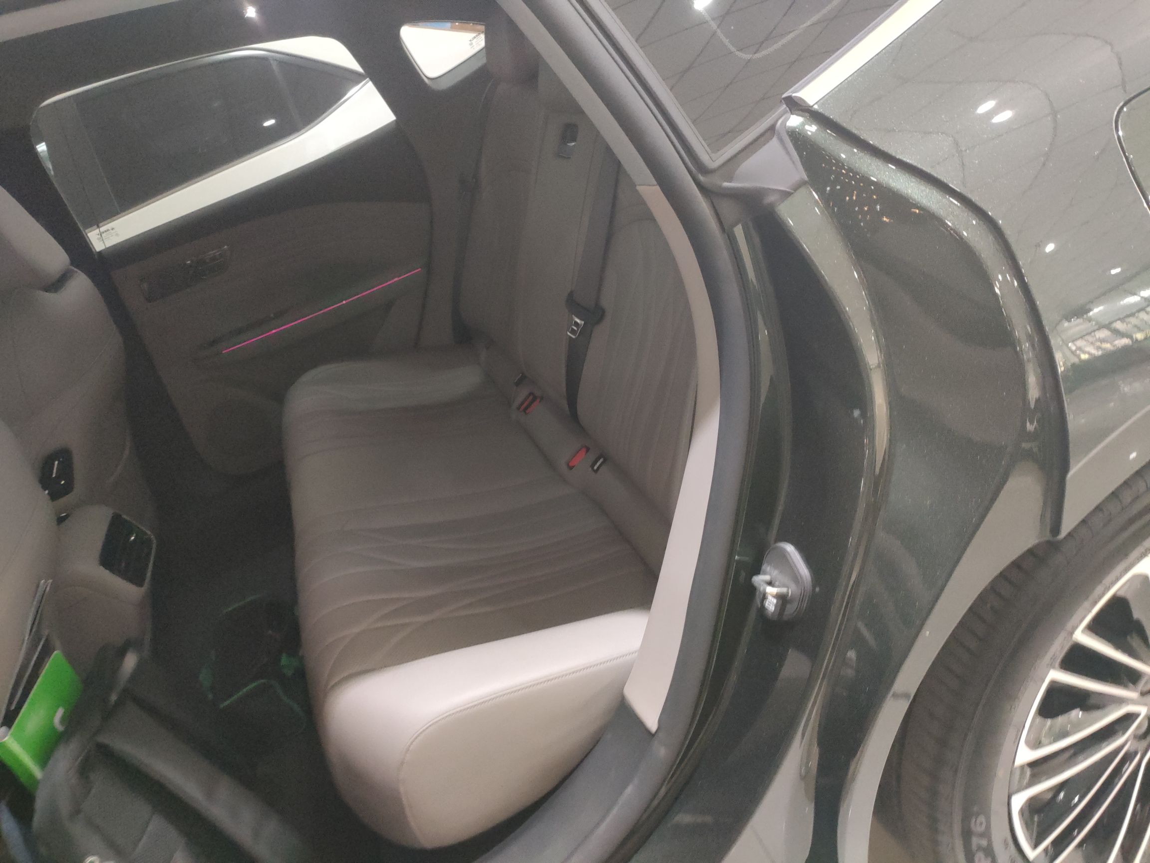 Geely Galaxy 8 2025 130km EM-i Deluxe Edition — снимка 20