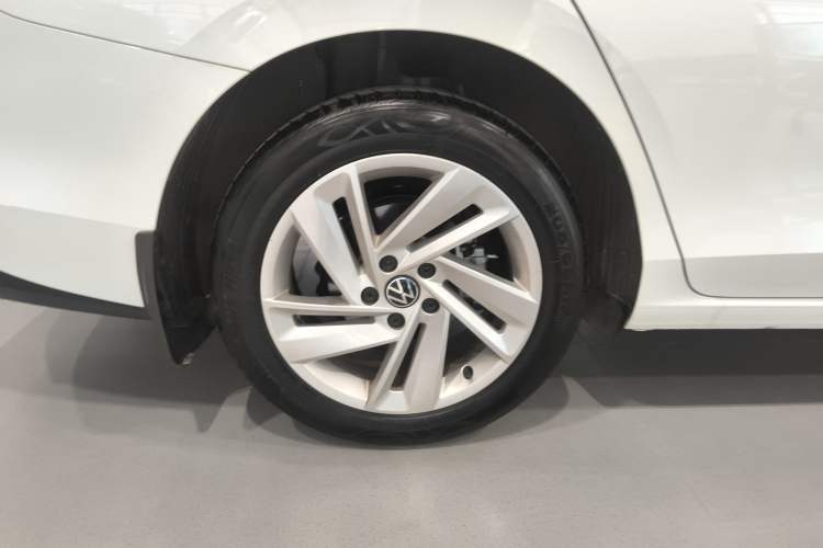 Used Volkswagen Lamando 2022 Lingdu L 280TSI DSG Spicy Edition Right Rear Wheel Hub