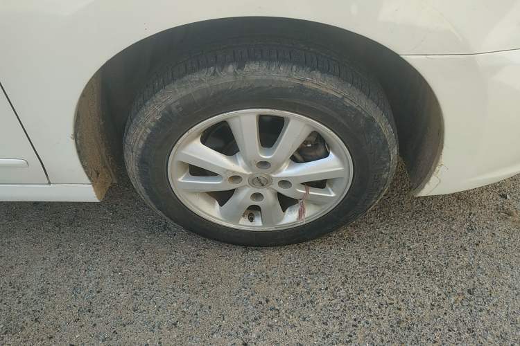 Used Nissan Sylphy 2012 Classic 1.6XE Manual Comfort Edition Right Front Wheel Hub