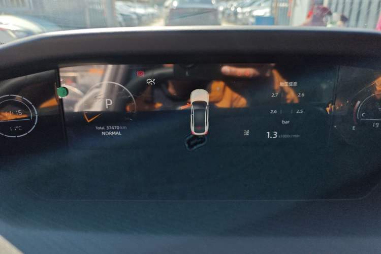 Used CHANGAN UNI-V 2023 1.5T Prestige Model Instrument Cluster