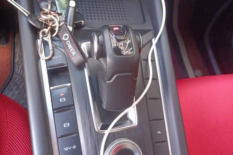 Used Great Wall Poer 2023 2.0T Passenger Version Automatic Gasoline Four-Wheel Drive Comfort Trim – GW4C20B Gear Lever