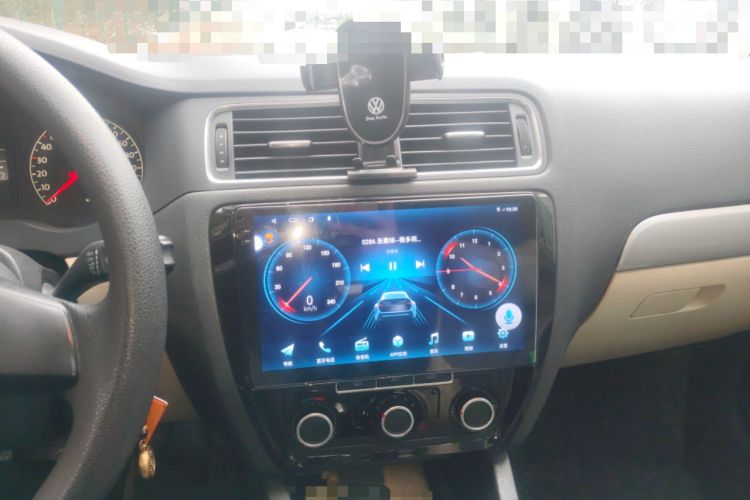 Used Volkswagen Sagitar 2012 1.6L Manual Comfort Model Audio And AC Panel