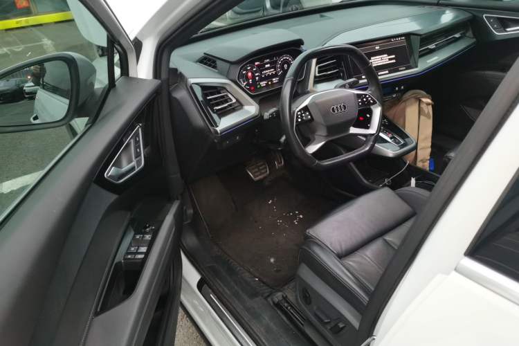 Used Audi Q4 e-tron 2022 40 e-tron Adventure Edition Driver Seat