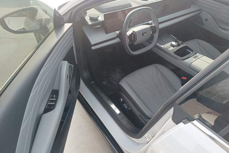 Used Geely Galaxy E8 2025 700 km Long-Range Intelligent Driving Version