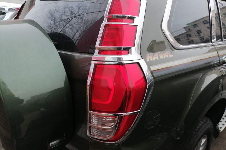 Used Haval H9 2016 2.0T Four-Wheel Drive Elite Version 7 Seats
