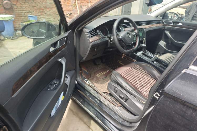 Used Volkswagen Magotan 2019 330TSI DSG Luxury Version China VI Standard Driver Seat