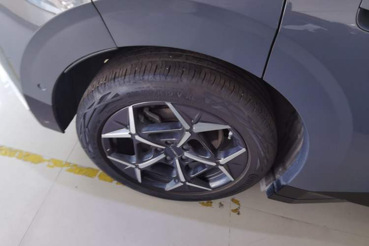 Used Lynk & Co Z20 2025 530 km Range Rear-Wheel Drive Max
