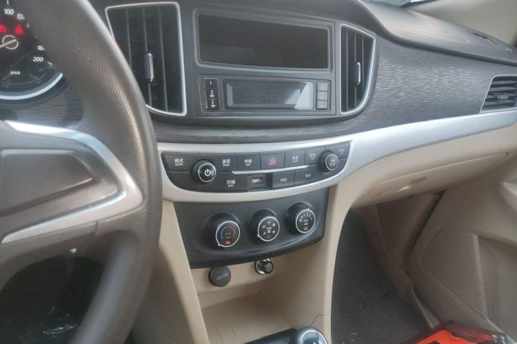 Used Baojun 730 2016 1.5L Manual Value Edition 7 Seats China V Emission Standard