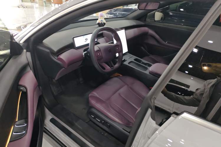 Used Nio ET5T 2024 75kWh Touring Left Front Seat