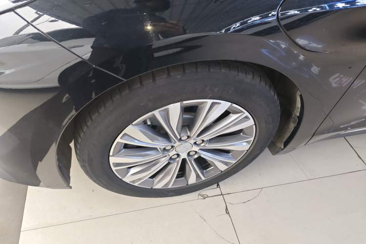 Used Hongqi E-QM5 2024 610 km PLUS
