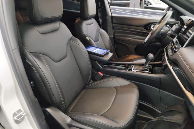 Used Jeep Compass 2021 220T Automatic All-Wheel Drive 80th Anniversary Edition Right Front Seat