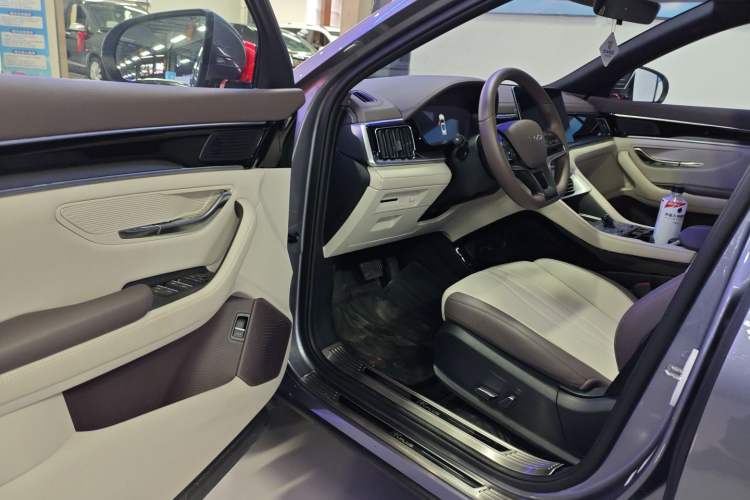 Used BYD Song PLUS New Energy 2025 DM-i 112KM Prestige Model Driver Seat