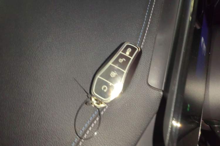 Used BYD Destroyer 05 2024 HONOR Edition DM-i 55KM Luxury Model Vehicle Key