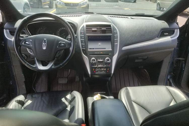 Used Lincoln MKC 2017 2.0T Two-Wheel Drive Deluxe Edition
