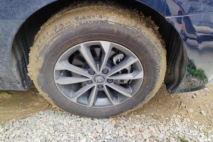 Used BYD Qin PLUS 2023 Champion Edition DM-i 55KM Leading Model Right Front Wheel Hub