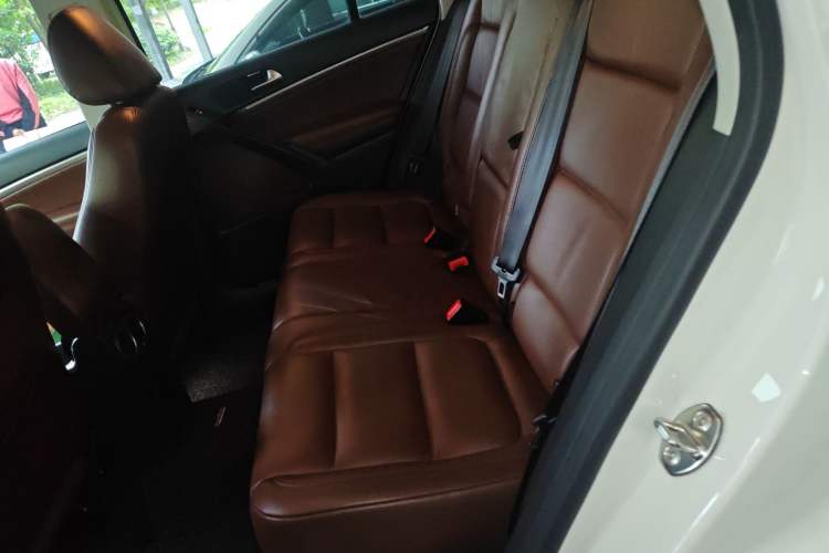 Used Volkswagen Tiguan 2015 1.8TSI Automatic Two-Wheel Drive Luxury Model Left Rear Seat