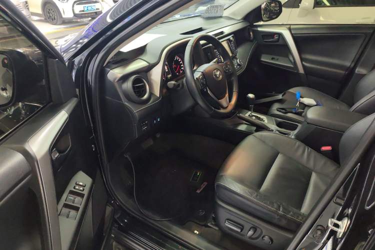 Used Toyota RAV4 2016 2.5L Automatic 4x4 Elite Edition
