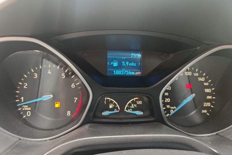 Used Ford Focus 2017 Hatchback EcoBoost 125 Manual – Ultra-Performance Style SmartDrive Edition