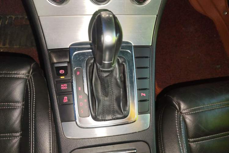 Used Volkswagen FAW-Volkswagen CC 2013 1.8TSI Prestige Model Gear Lever