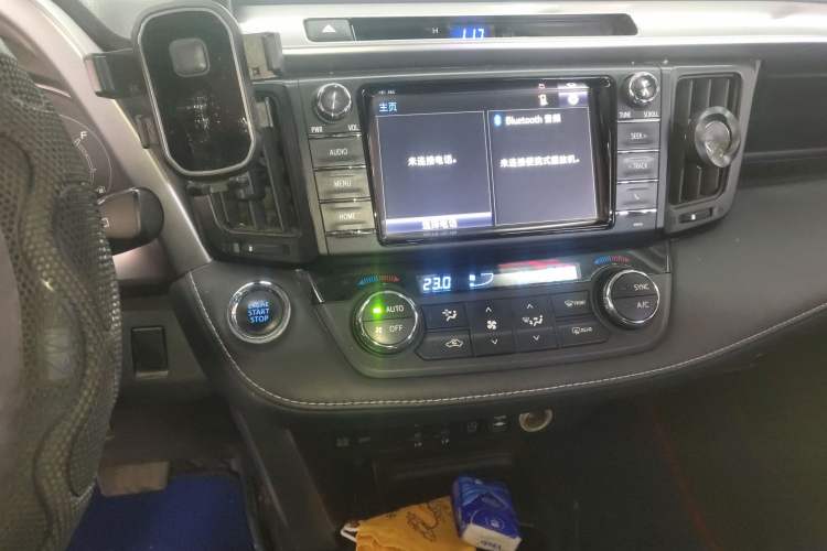 Used Toyota RAV4 2016 2.0L CVT Two-Wheel Drive Comfort Edition China V Standard