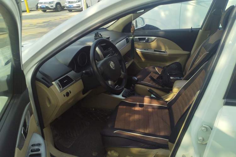 Used Buick Excelle 2013 1.5L Manual Classic Model Driver Seat