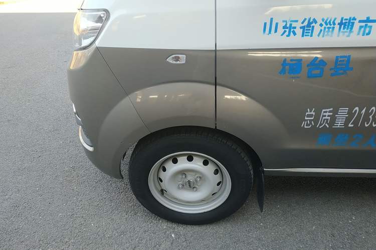 Used Jinbei Hiace X30 2021 1.5L Wealthy Single-Steaming Air-Conditioned Van China VI Standard SWC15M
