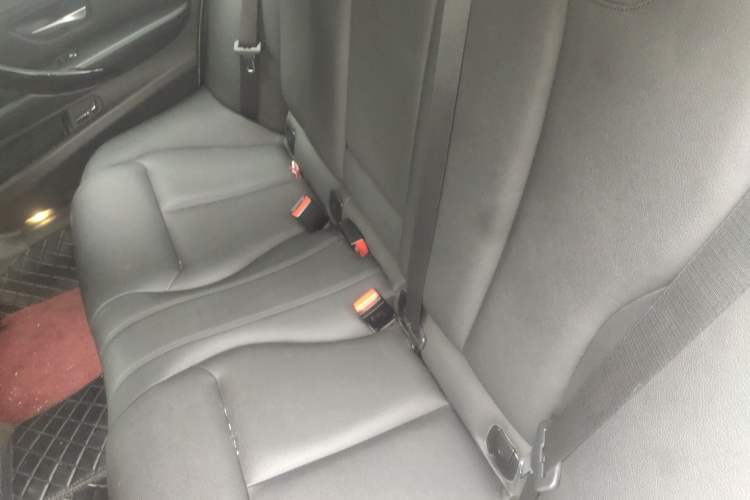 Used BMW 3 Series 2016 320Li Ambition Model
