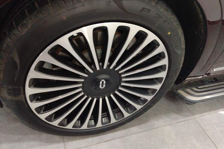 Used Hima AITO M9 2025 Extended-Range Ultra Version 52 kWh 6-Seater
