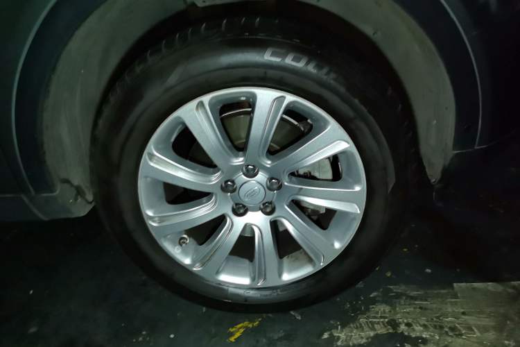 Used Land Rover Discovery Sport 2018 240 PS SE Version Exterior 7