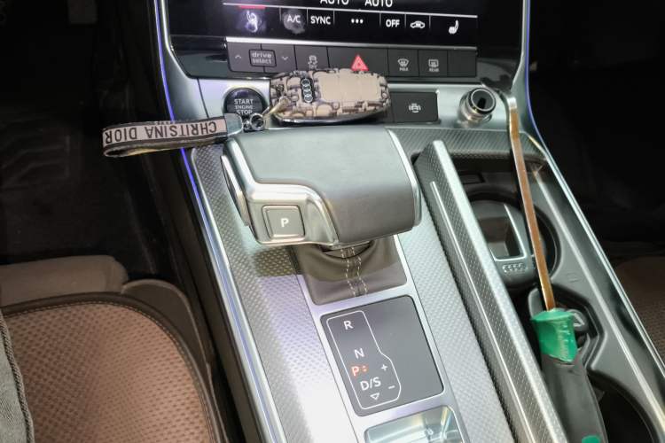 Used Audi A7L 2024 45TFSI quattro S-line Visionary Edition Flow Crystal Package