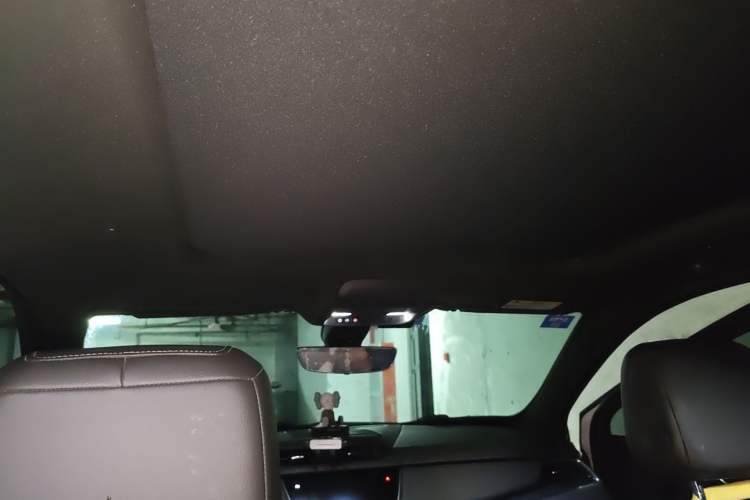 Used Cadillac XT5 2020 28T Luxury Version Headliner