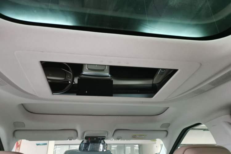 Used XPeng X9 2025 740 Ultra-Long Range Max