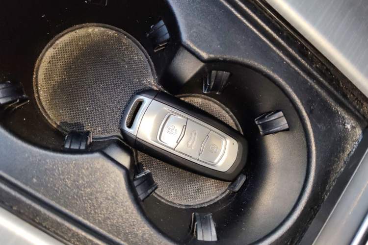 Used Geely Auto Emgrand X7 Sport 2018 1.8TD Automatic Two-Wheel Drive Smart Connect 4G Internet Edition
