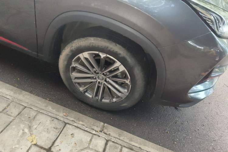 Used CHANGAN CS75 PLUS 2022 1.5T Automatic Luxury Model Right Front Wheel Hub