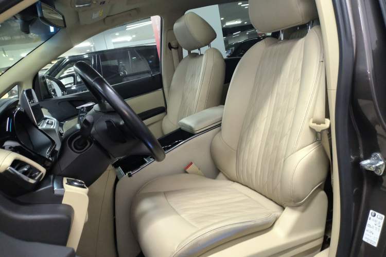 Used Buick GL8 2023 Land Executive Class 652T Luxury Model