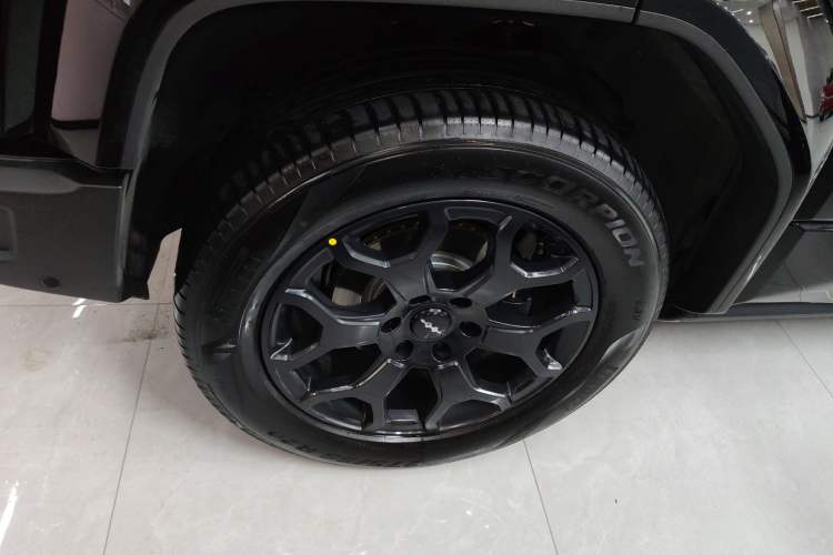 Used Formula Leopard 5 2023 Cloud Ride Flagship Edition
