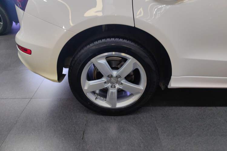 Used Audi Q5 2017 Plus 40 TFSI Ambition Model