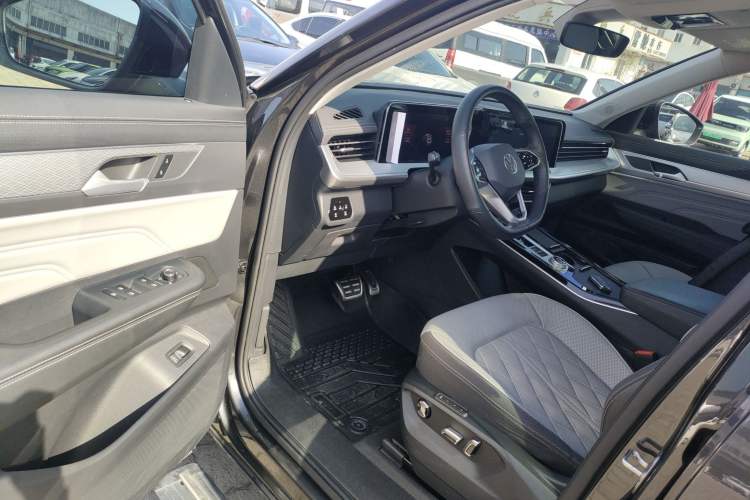 Used Volkswagen Tavendor 2023 380TSI Four-Wheel Drive R-Line Cruise Edition Driver Seat