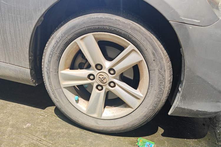 Used Toyota Reiz 2010 2.5V Fengdu Elite Edition Right Front Wheel Hub