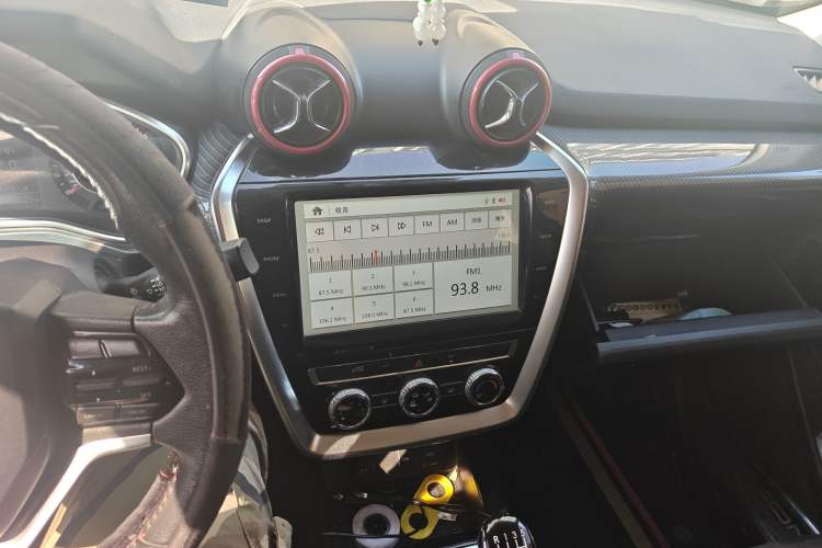 Used BAIC Off-Road BJ20 2016 1.5T Manual Luxury Model Audio And AC Panel