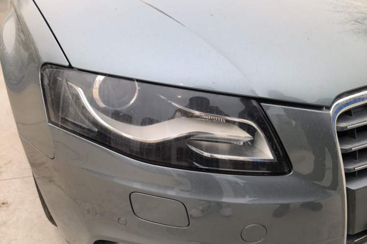 Used Audi A4L 2012 2.0 TFSI automatic Comfort trim level