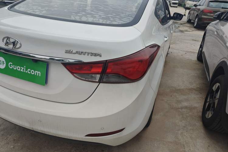 Used Hyundai Elantra (5th Generation / Langdong) 2016 1.6L Automatic Smart Version
