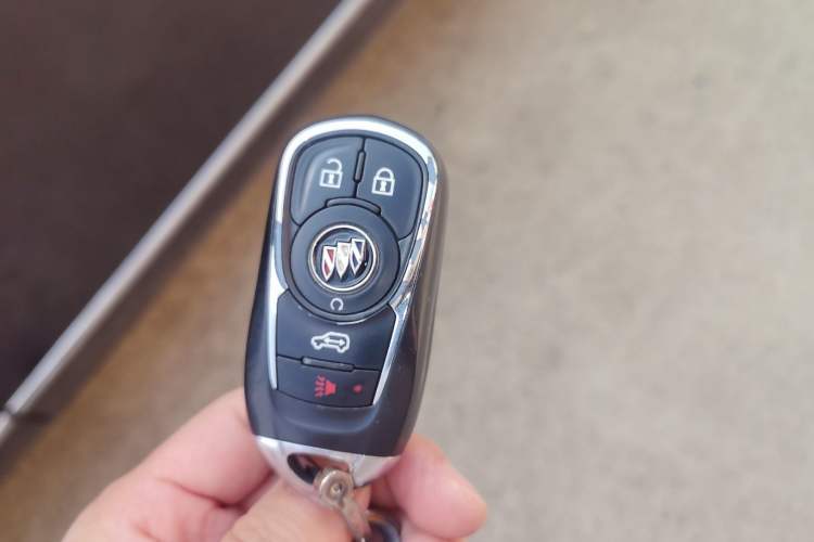 Used Buick GL8 2021 Land Cruiser Executive Class 652T Luxury Model
