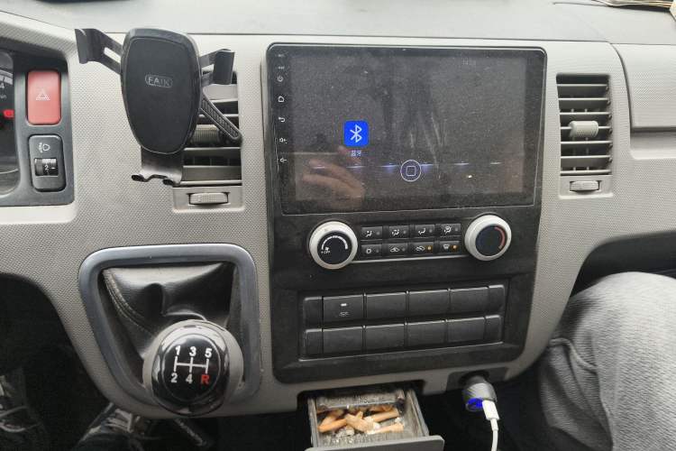 Used Foton Scenic G7 2017 2.0L Short-Wheelbase Commercial Van High-Roof 2-Seater 4Q20M
