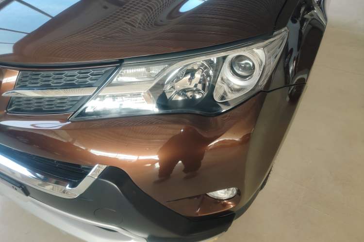 Used Toyota RAV4 2015 2.0L CVT Two-Wheel Drive Fashion Edition